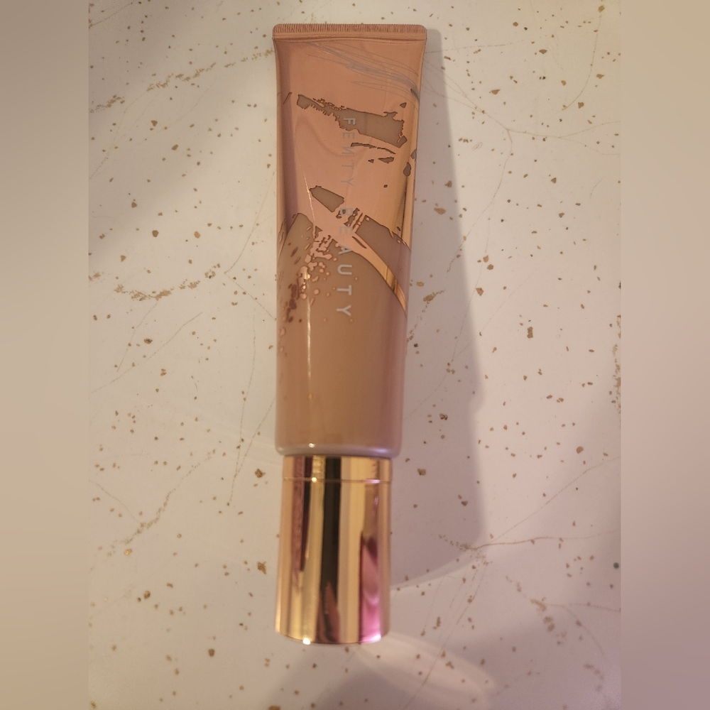 Fenty Beauty Body Sauce in 01 Pearl Swirl